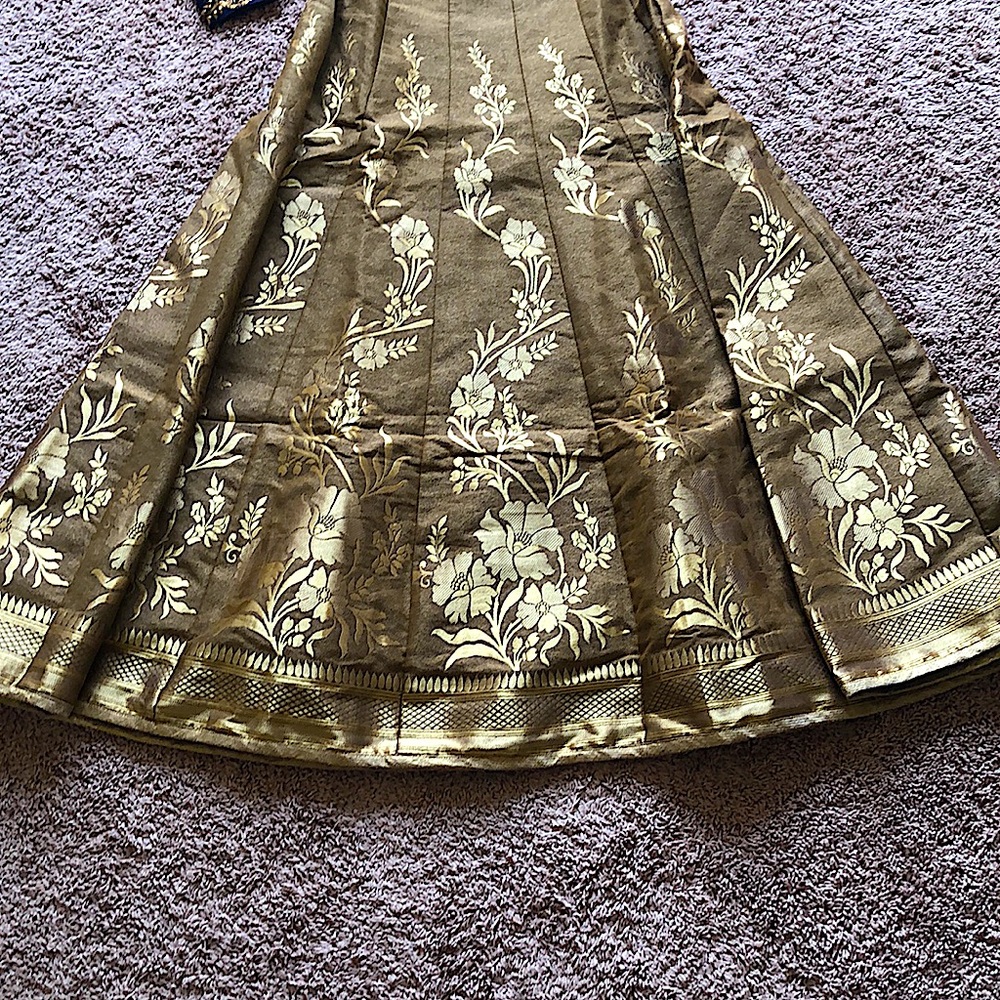 Prom gown - Picture 5 of 9